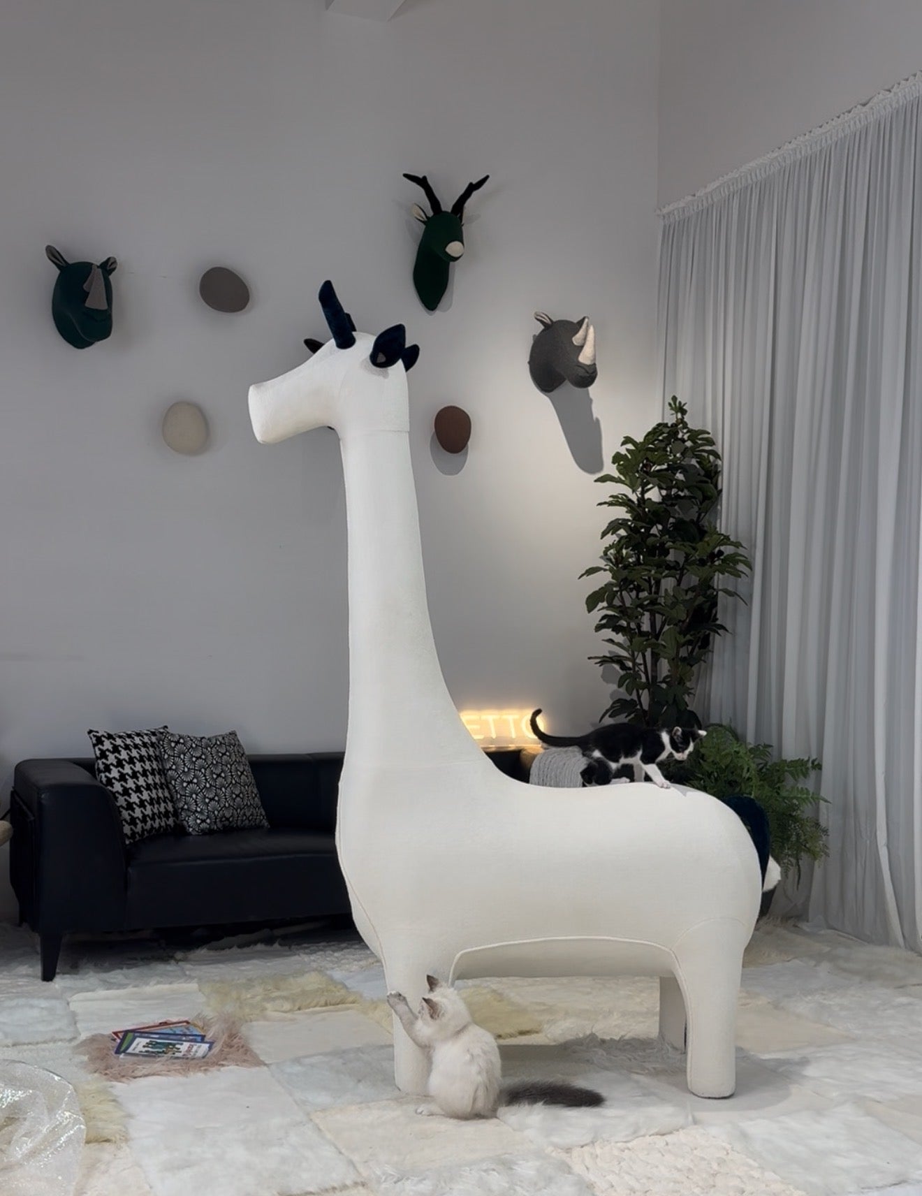 2 Meters Tall Luxury Giraffe - themed Cat Tunnels & Cat Trees – Premium Pet Furniture