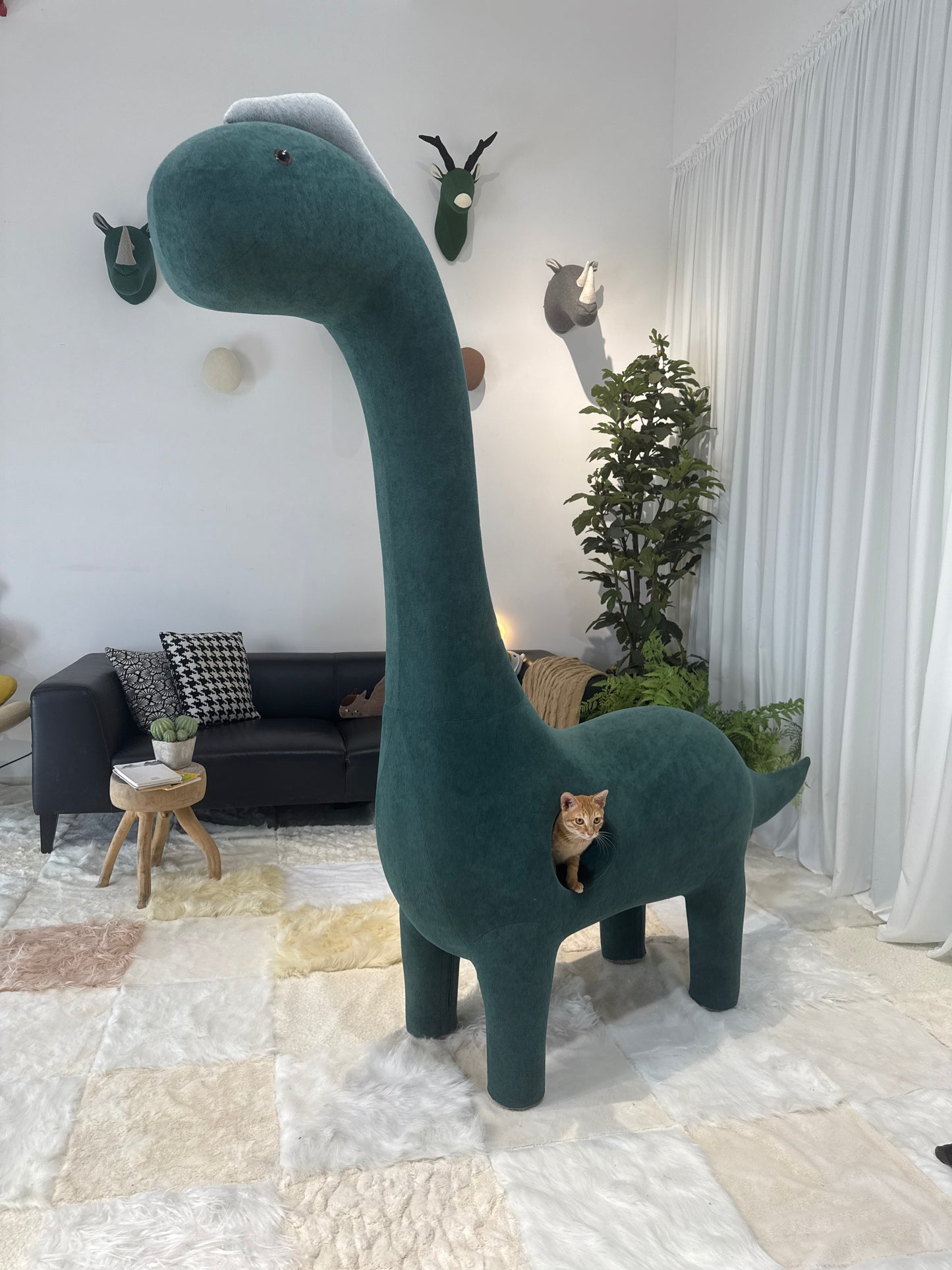 Dinosaurio gigante de 2 metros con nido para gatos - Muebles aptos para mascotas
