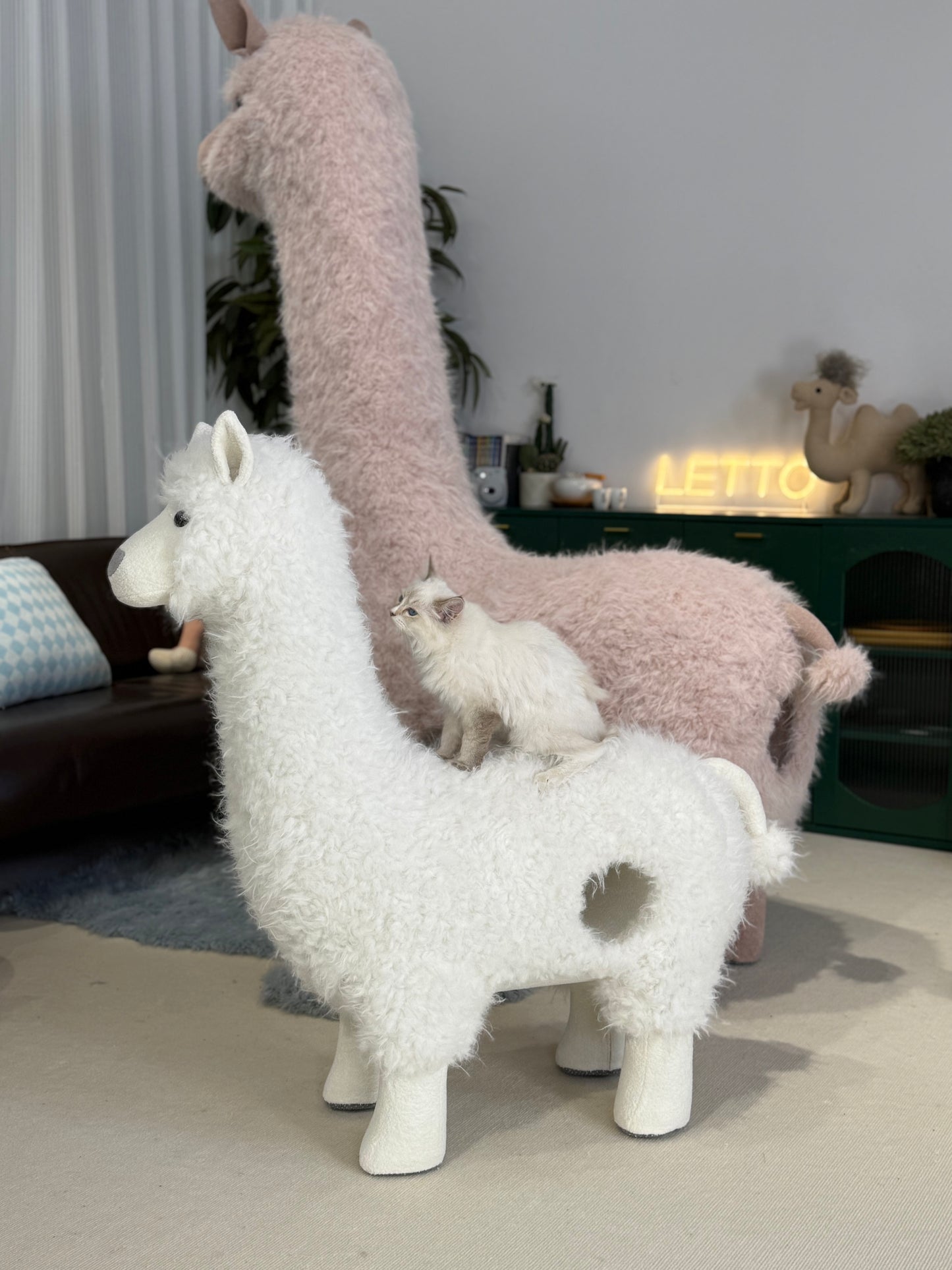 Lettoden Cat Tree - Medium-sized Alpaca-shaped Pet - friendly Furniture with Holes