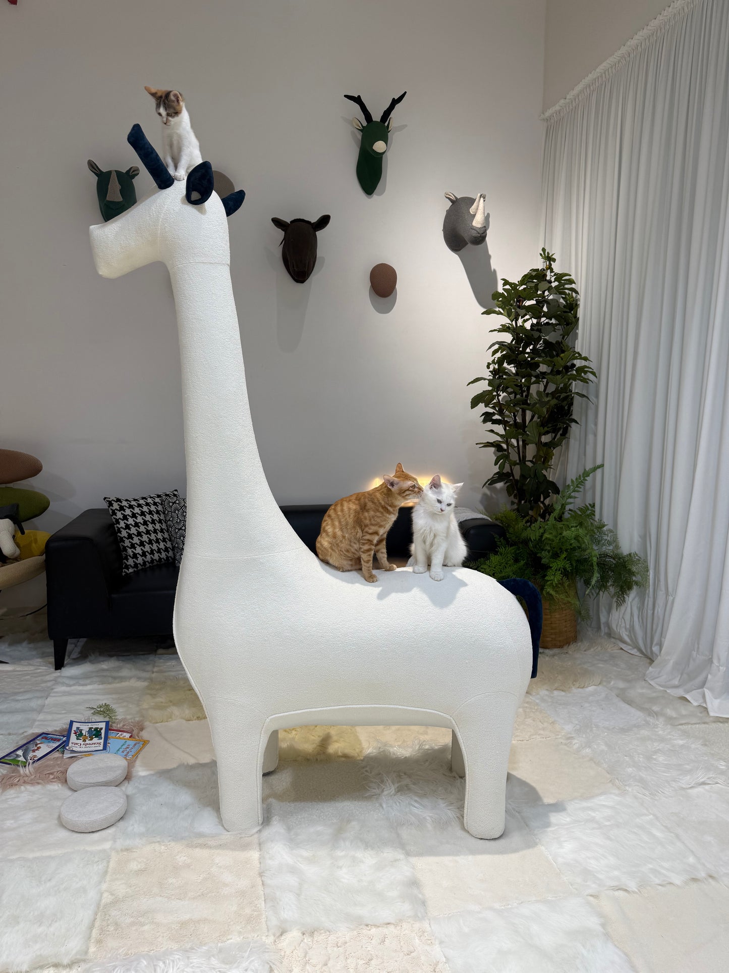 LettoDen 2M Giant Giraffe Cat Tree - Luxury Premium