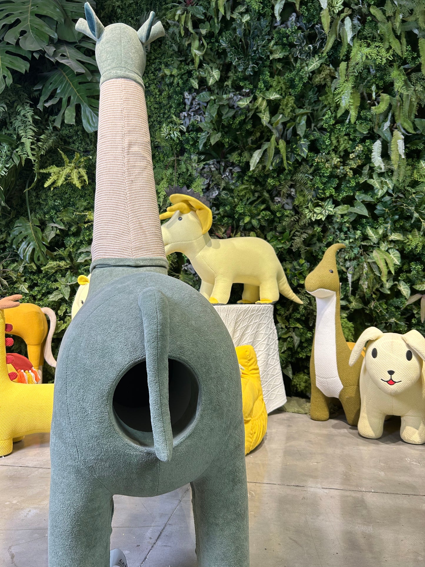 LettoDen 2M Giant Giraffe Cat Tree - Luxury Premium